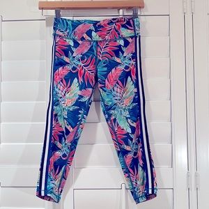 Athleta Girl criss cross tank & sporty floral/stripe capri leggings